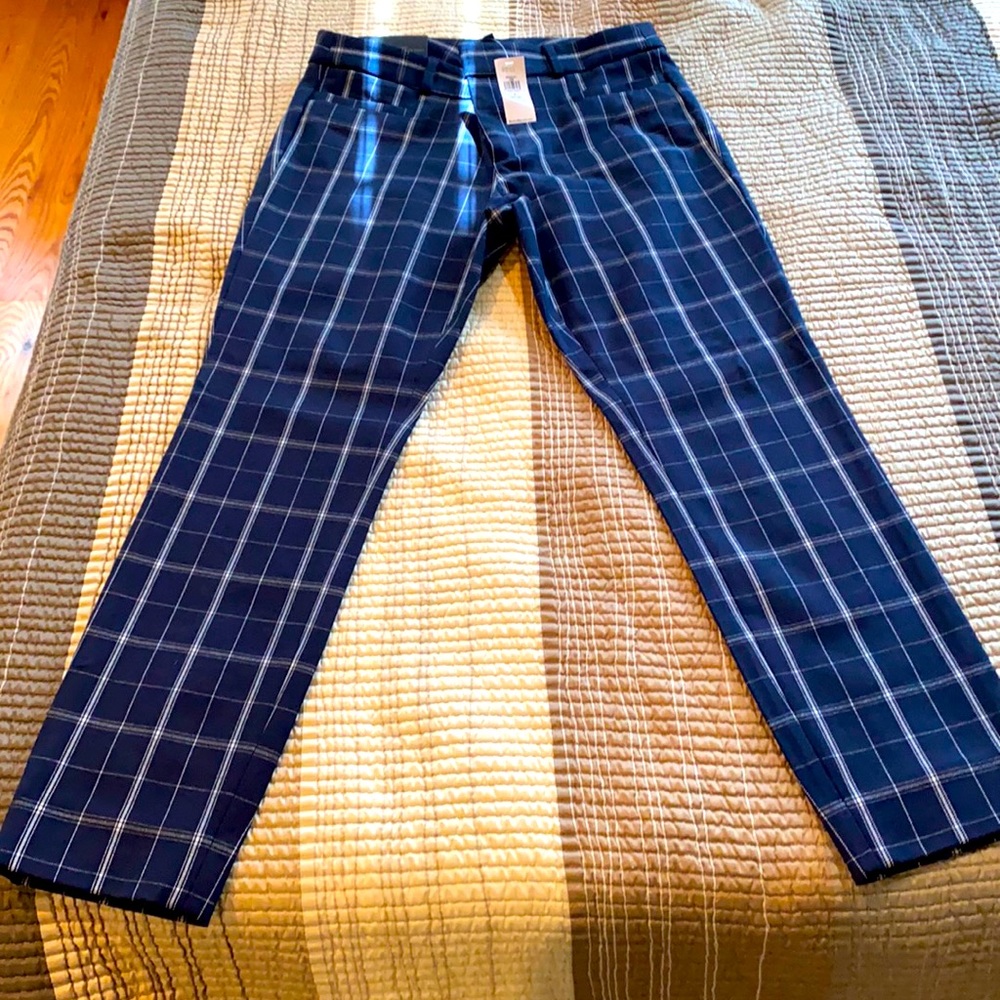 2P BR modern Sloan pants.selling bc too big.